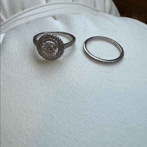 NWT 925 sterling silver Elegant Halo Ring with 1 ct moissanite diamond with CZ 6 - Picture 7 of 11